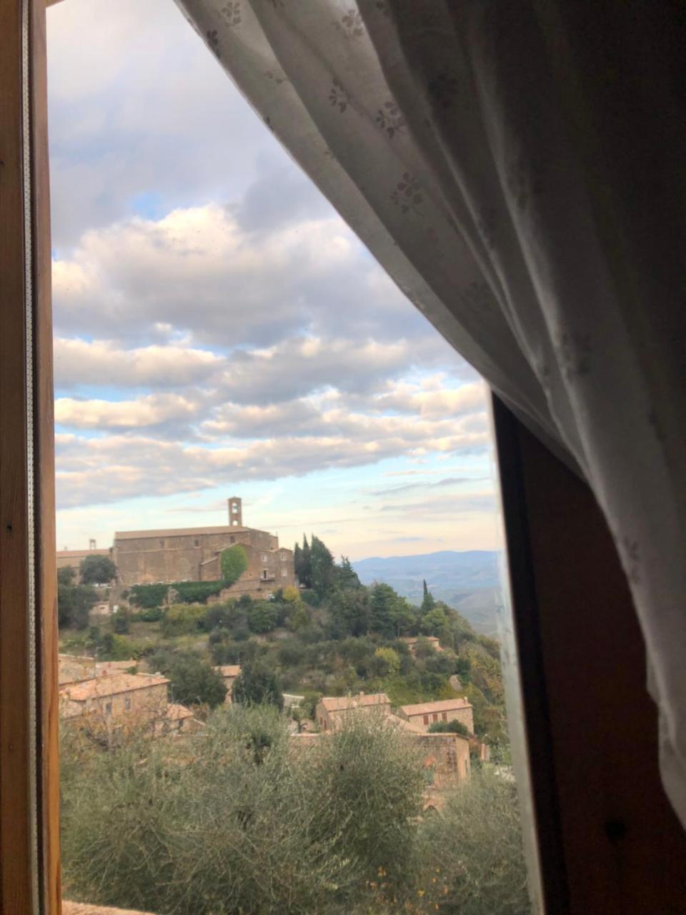 Hotel A Tuscan View Montalcino Exterior foto